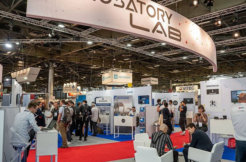 2028年法国巴黎国防军警防务展览会Eurosatory展馆现场,专业观众参观实况