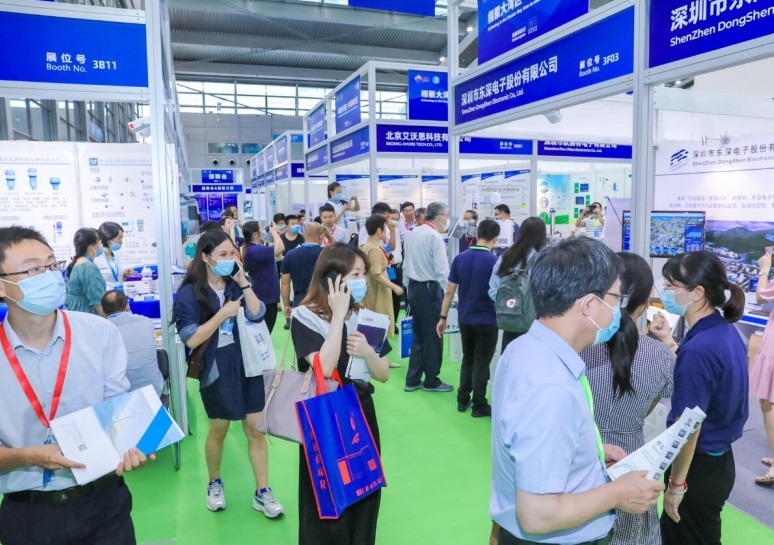 2027年南京长三角国际水务科技博览会IWTE展馆现场,专业观众参观实况