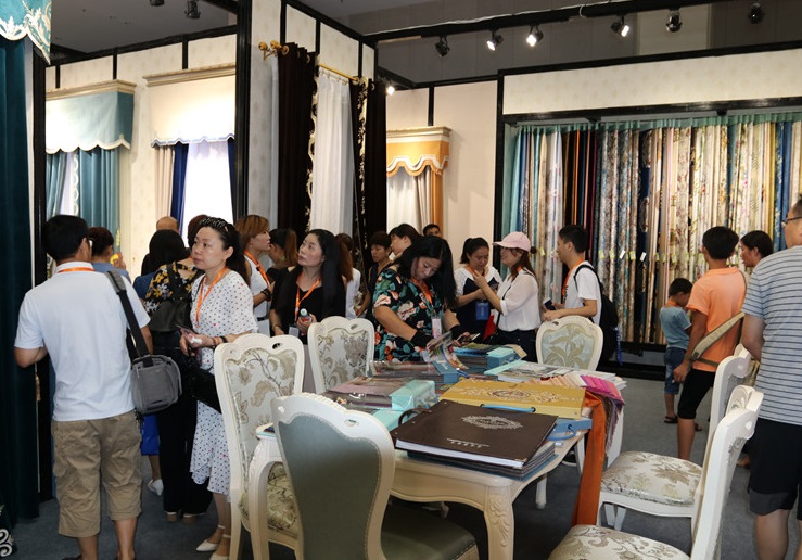 2027年绍兴柯桥中国轻纺城窗帘布艺墙布地毯展Keqiao Curtain Exhibition展馆现场,专业观众参观实况