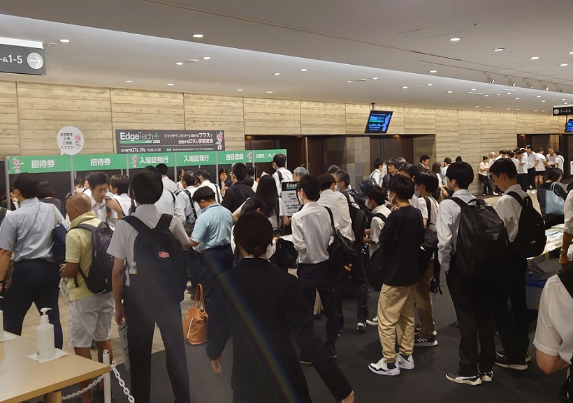 2026年日本横滨嵌入式展览会EdgeTech展馆现场,专业观众参观实况