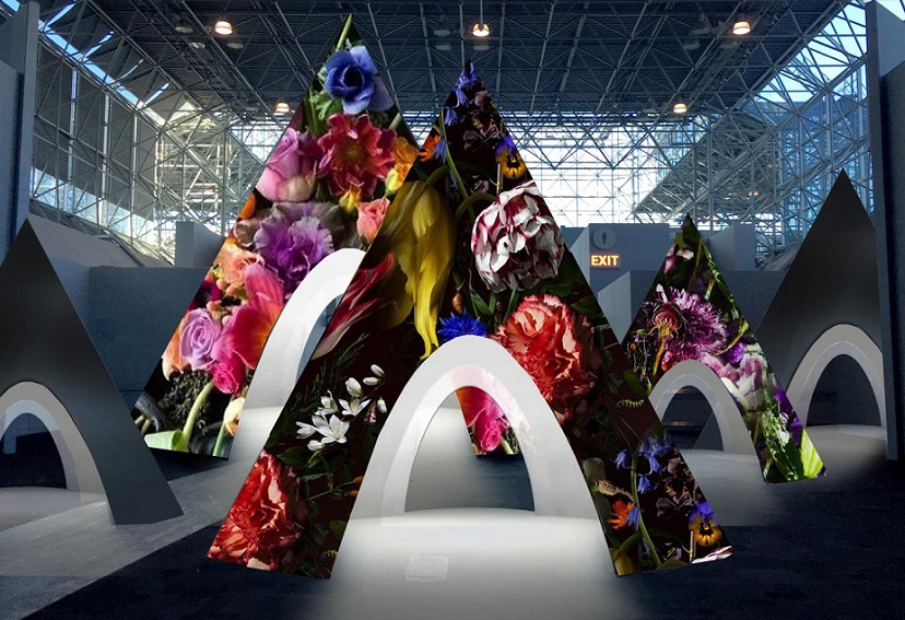 2026年美国纽约服装配饰展览会COTERIE展会现场产品演示与行业交流活动