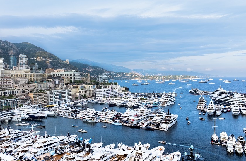 2026年摩纳哥游艇展览会Monaco Yacht Show参展商与海外采购商展台洽谈现场