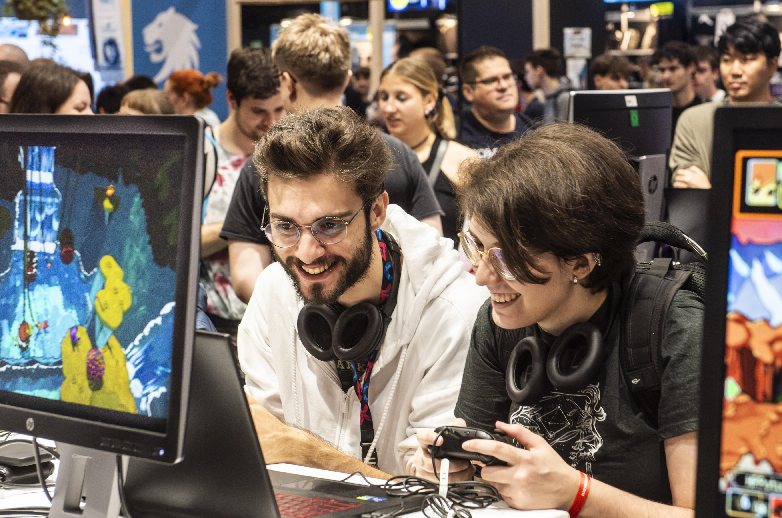 2027年德国科隆游戏展览会Gamescom参展商与海外采购商展台洽谈现场