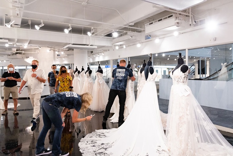2027年美国亚特兰大婚纱展览会VOW New World of Bridal展馆现场,专业观众参观实况