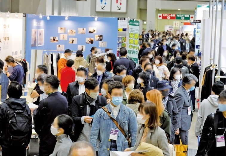 2026年日本东京箱包皮具展秋季BAG EXPO TOKYO展馆现场,专业观众参观实况