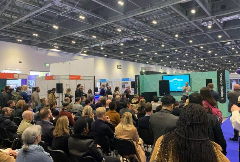 2026年英国伦敦零售科技展览会Smart Retail Tech Expo展馆现场，专业观众参观实况