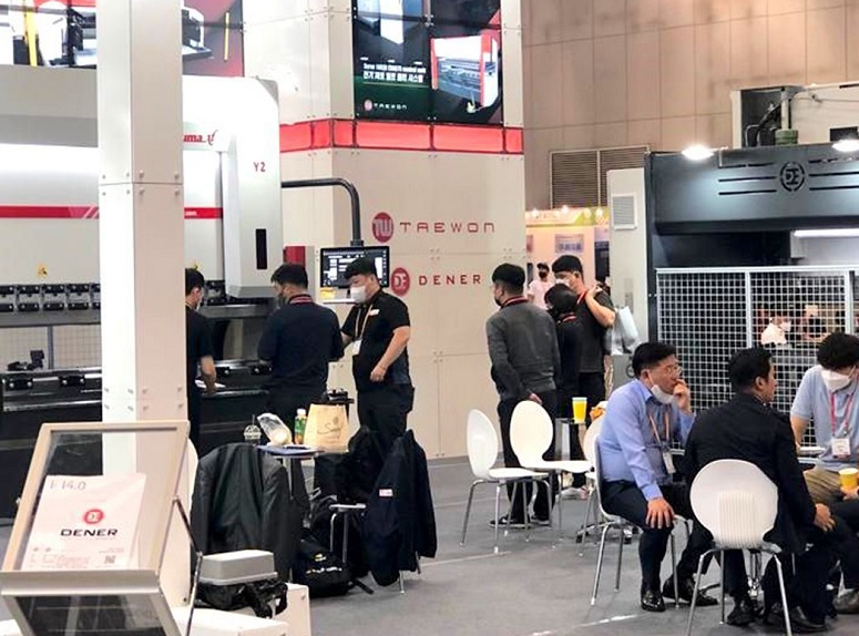 2028年韩国首尔机床展览会SIMTOS展会现场产品演示与行业交流活动
