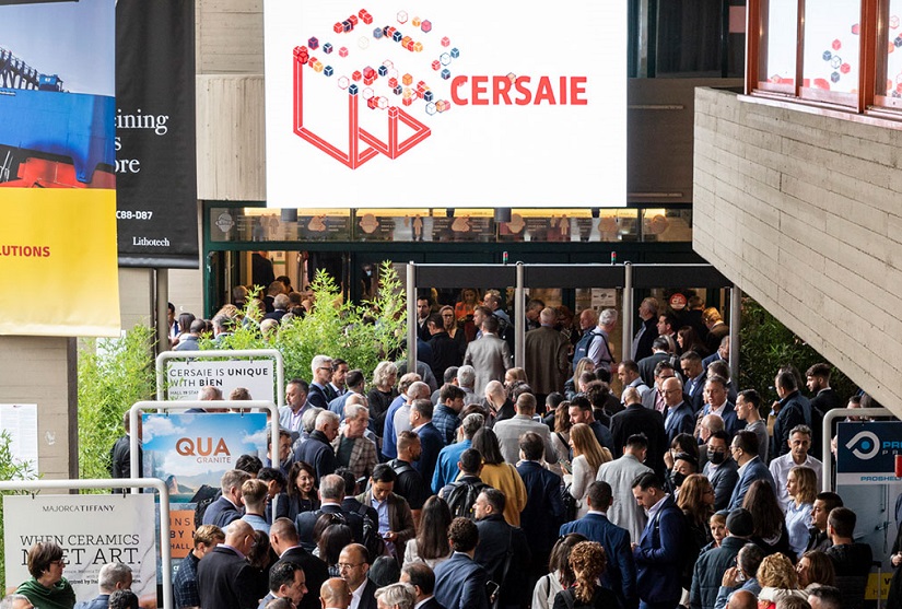 2026年意大利博洛尼亚陶瓷卫浴展览会CERSAIE Bologna ltaly参展商与海外采购商展台洽谈现场