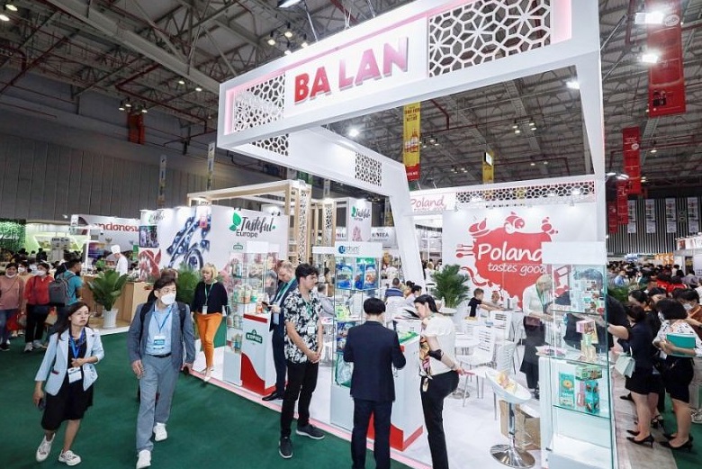 2027年越南胡志明食品及食品加工包装展览会Vietfood&ProPack参展商与海外采购商展台洽谈现场