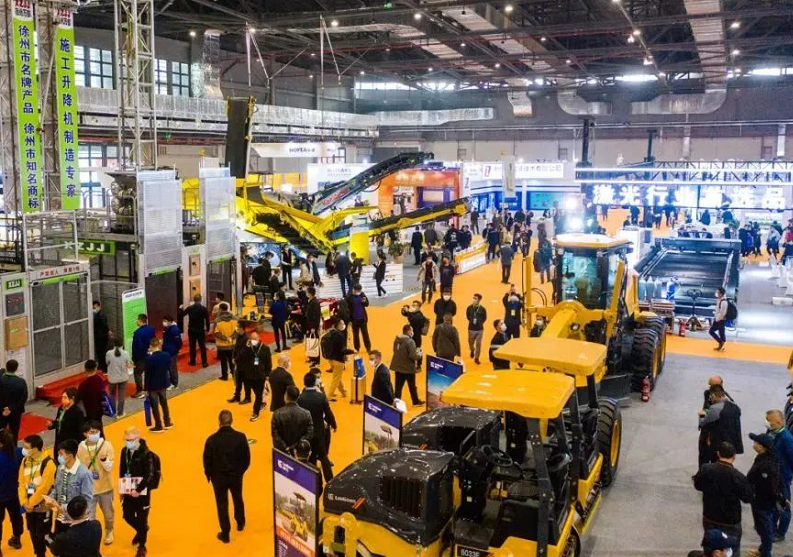 2027年山东（济宁）国际工程机械展览会Jining International Construction Machinery Exhibition展馆现场，专业观众参观实况