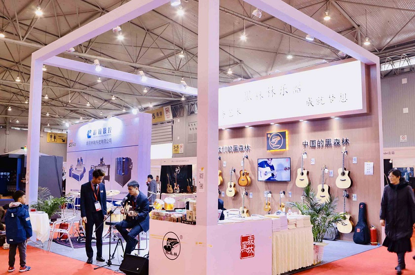 2026年成都国际乐器展览会Musical Chengdu展馆现场，专业观众参观实况