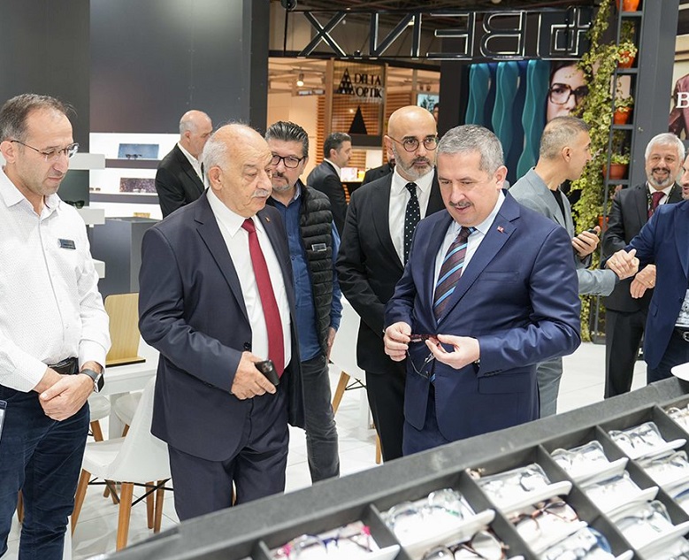 2026年土耳其伊斯坦布尔眼镜展览会SILMO Istanbul参展商与海外采购商展台洽谈现场