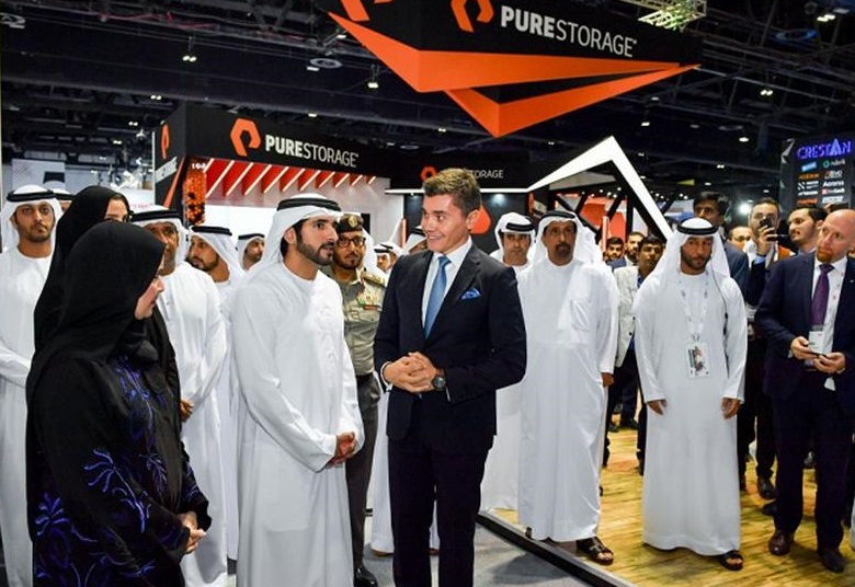 2026年中东迪拜消费电子及通讯展GITEXGITEX DUBAI展馆现场,专业观众参观实况