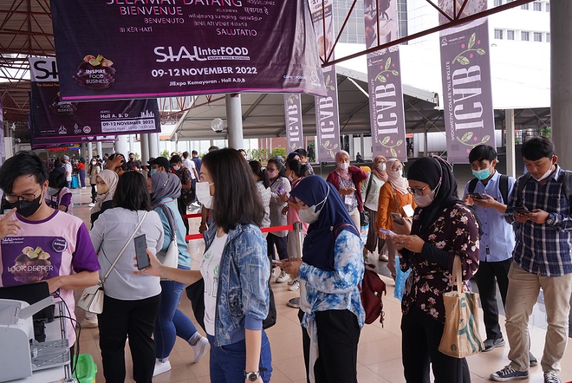 2026年印尼雅加达食品展览会SIAL INTERFOOD Indonesia参展商与海外采购商展台洽谈现场