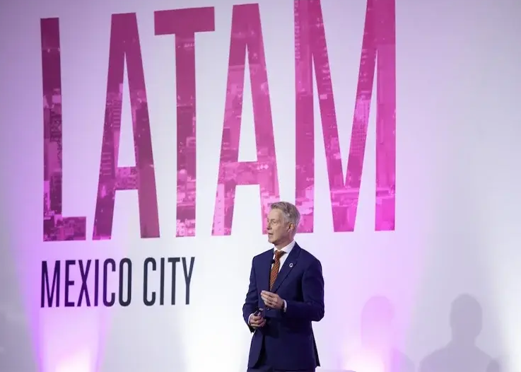 2026年墨西哥世界移动通信展览会M360 LATAM参展商与海外采购商展台洽谈现场