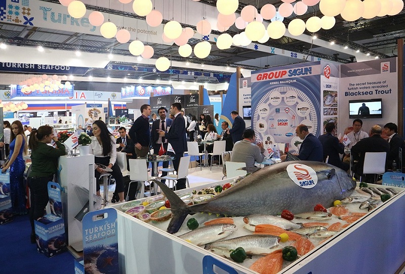 2027年西班牙欧洲海鲜渔业展览会Seafood Expo Global参展商与海外采购商展台洽谈现场