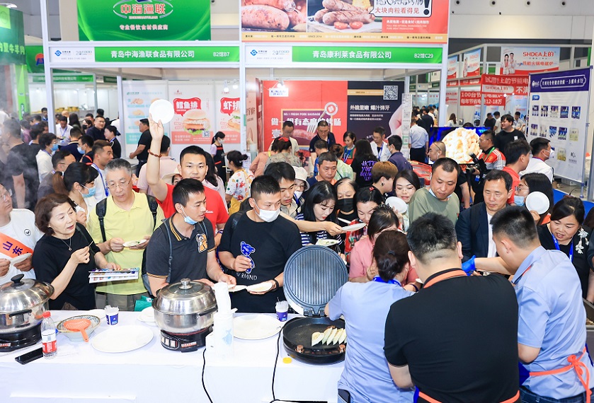 2027年青岛国际食品加工和包装机械展Food&IT China展馆现场，专业观众参观实况