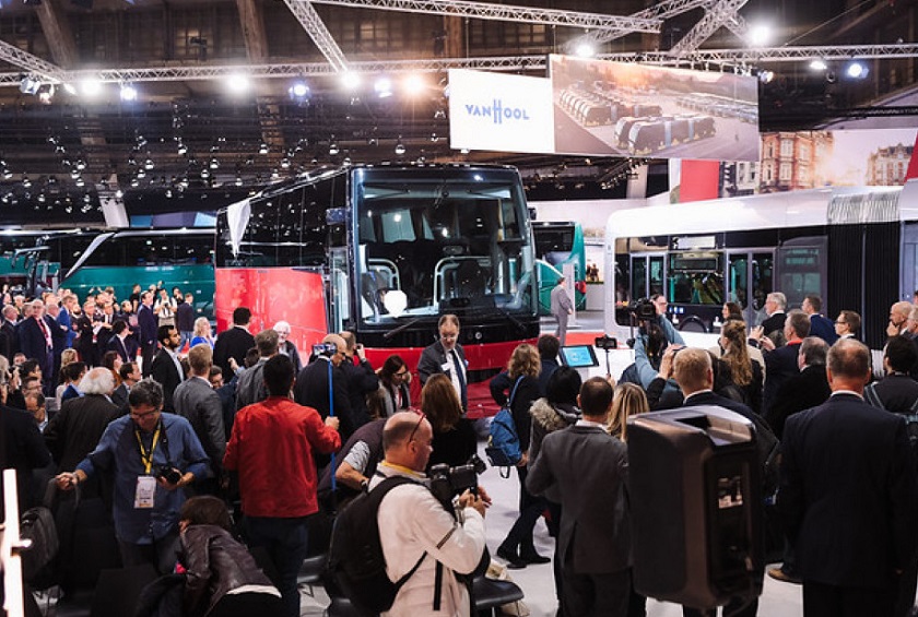 2027年比利时布鲁塞尔客车、巴士展览会Busworld Europe参展商与海外采购商展台洽谈现场