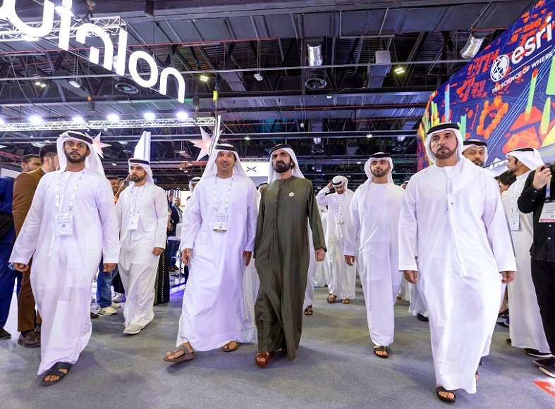 2026年中东迪拜消费电子及通讯展GITEXGITEX DUBAI参展商与海外采购商展台洽谈现场