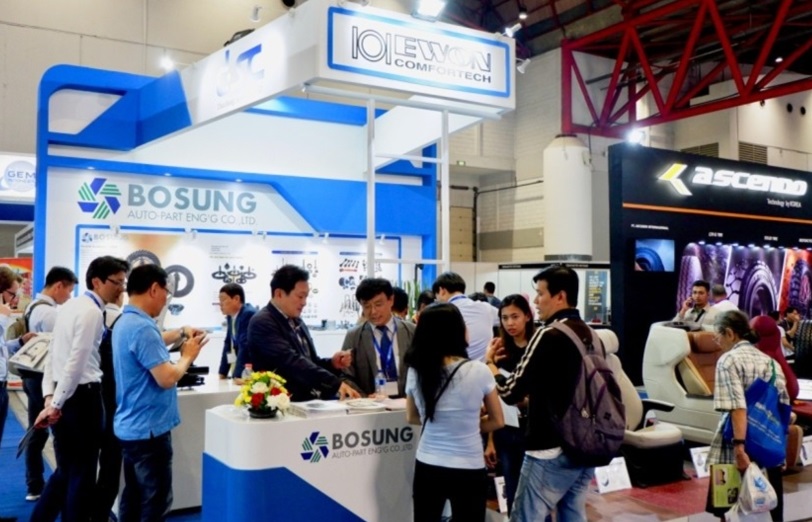 2027年印尼雅加达叉车设备及配件展览会Forklift Indonesia展馆现场,专业观众参观实况