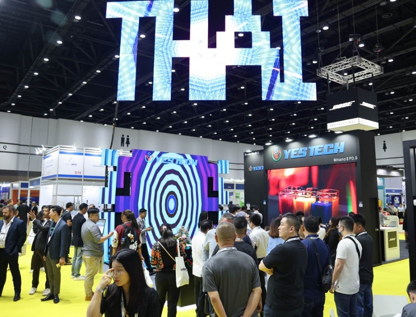 2027年马来西亚亚洲视听集成设备与技术展览会InfoComm Asia参展商与海外采购商展台洽谈现场