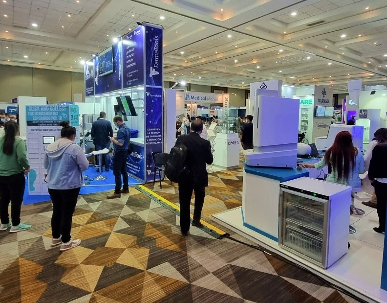 2026年智利医疗设备及实验室展览会EXPO SALUD参展商与海外采购商展台洽谈现场