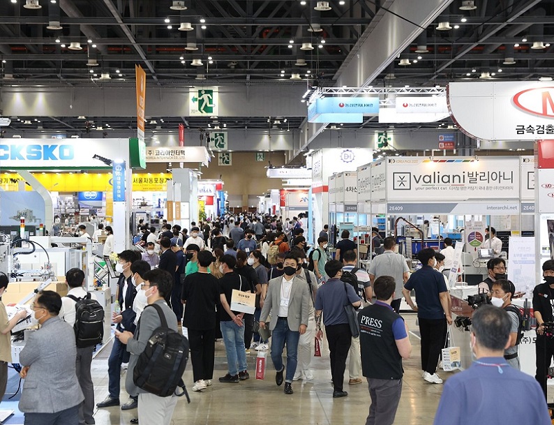 2027年韩国首尔化妆品原料展CI Korea展馆现场,专业观众参观实况