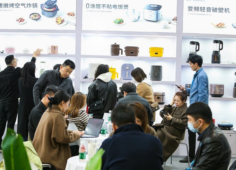 2027年北京礼品赠品及家庭用品展览会GIFTS & HOME展会现场产品演示与行业交流活动
