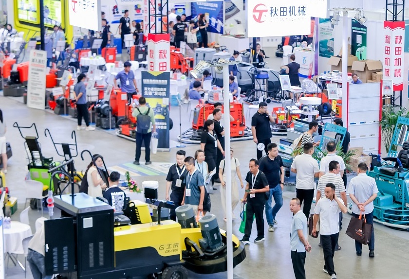 2027年上海亚洲混凝土展览会World of Concrete Asia参展商与海外采购商展台洽谈现场