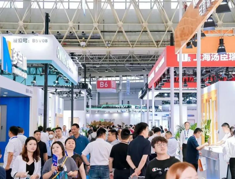 2027年全国医院建设大会CHCC展馆内部展台环境实拍