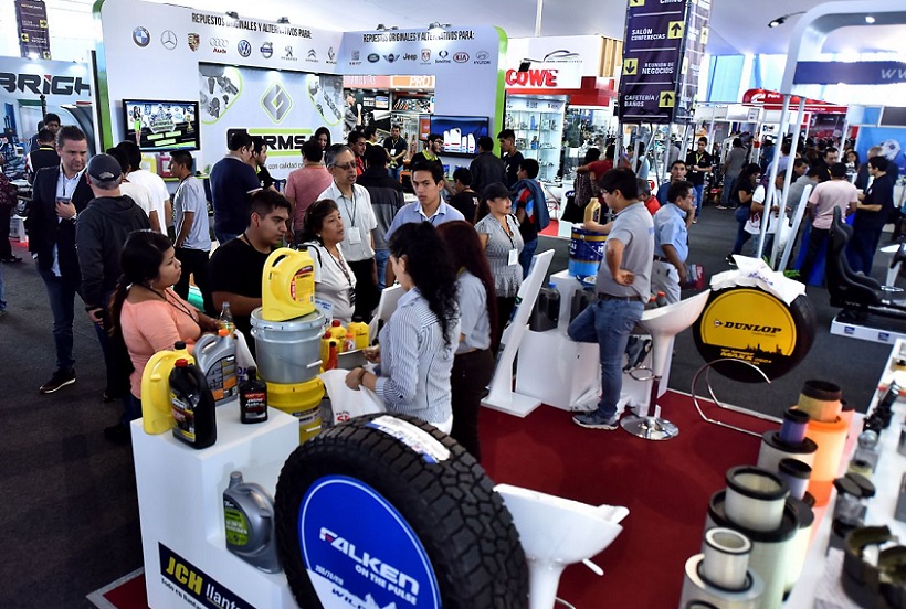 2026年厄瓜多尔汽配展览会LATIN AMERICA EXPOMEC参展商与海外采购商展台洽谈现场