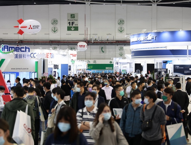 2026年台湾机器人展览会TAIROS展馆现场，专业观众参观实况