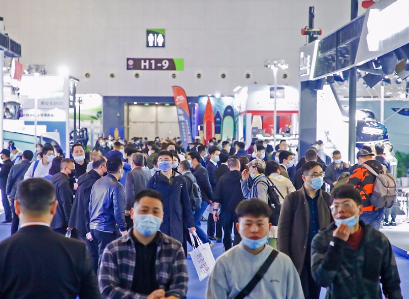 2027年上海旅游产业博览会TOURISM PLUS SHANGHAI展馆现场,专业观众参观实况