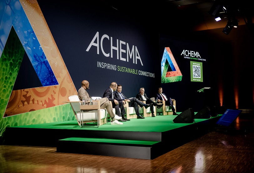 2027年德国阿赫玛生物化学技术展览会ACHEMA展馆现场,专业观众参观实况