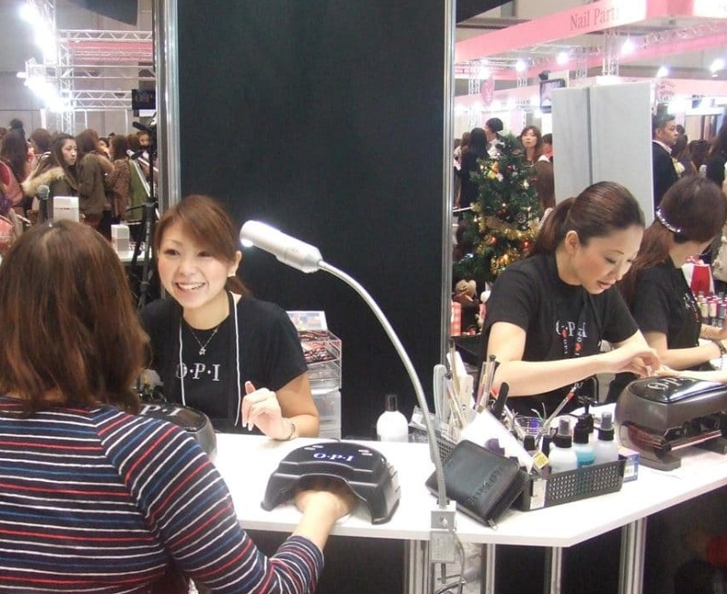 2026年日本东京美甲展览会Tokyo Nail Expo参展商与海外采购商展台洽谈现场
