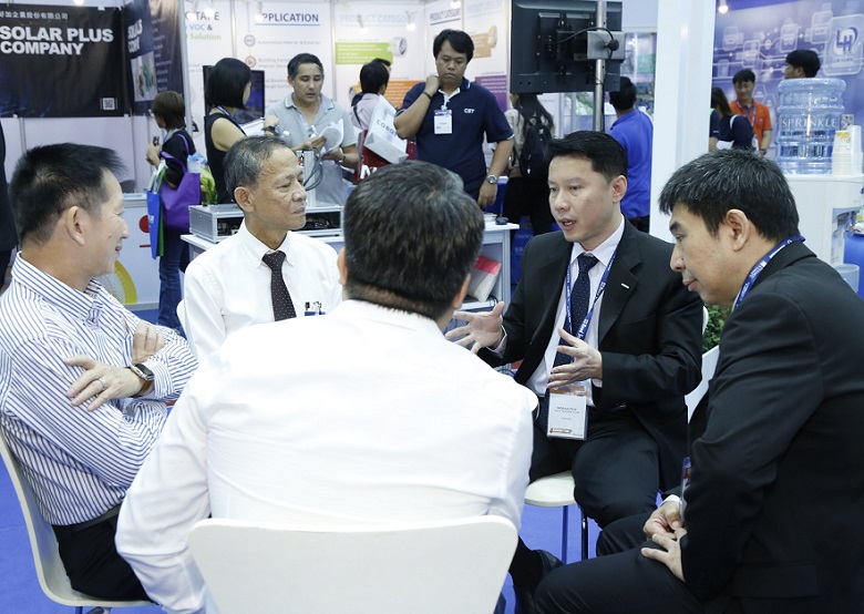 2027年泰国曼谷电子生产设备展览会NEPCON Thailand参展商与海外采购商展台洽谈现场