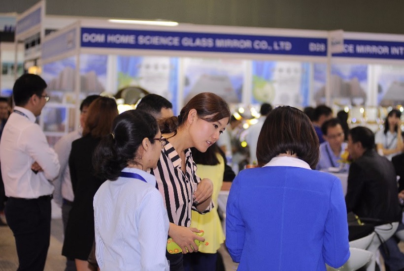 2026年马来西亚玻璃展览会Glasstech Asia参展商与海外采购商展台洽谈现场
