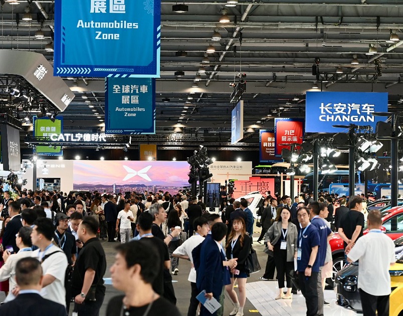 2026年香港国际汽车及供应链博览会AUTO HK参展商与海外采购商展台洽谈现场