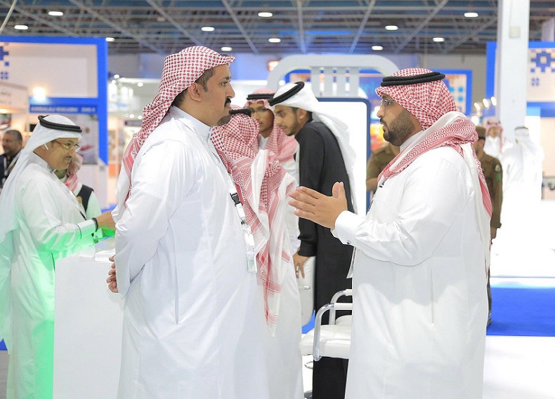 2027年沙特利雅得印刷包装展览会Saudi Print & Pack参展商与海外采购商展台洽谈现场