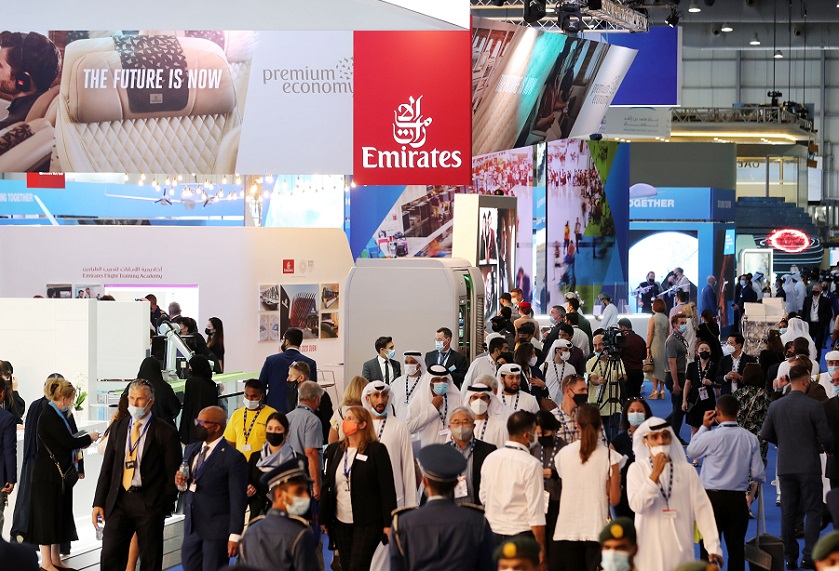 2027年中东阿联酋迪拜航空展览会Dubai Airshow展馆现场,专业观众参观实况