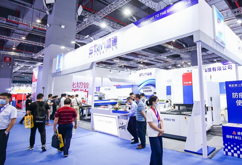 2027年上海国际AGV小车与智能仓储展览会AGV CHINA参展商与海外采购商展台洽谈现场