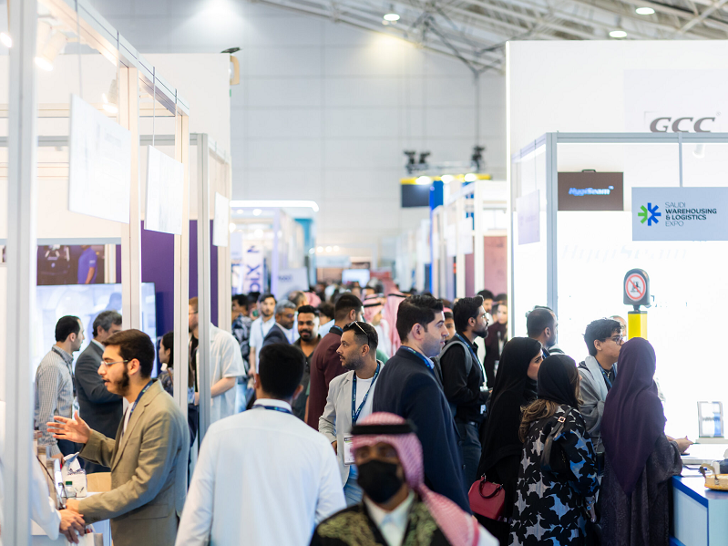 2027年沙特利雅得物流及仓储展览会Saudi Warehousing & Logistics Expo展馆现场，专业观众参观实况