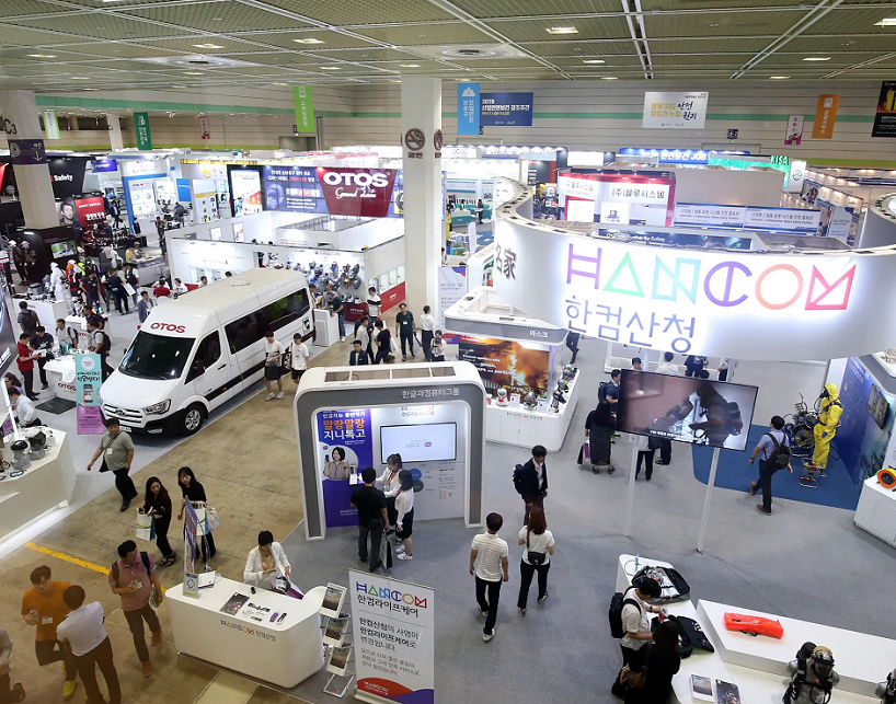 2027年韩国首尔劳保展览会KISSKOREA SAFETY&HEALTH SHOW参展商与海外采购商展台洽谈现场