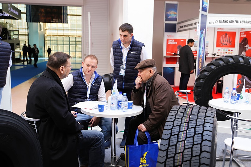2027年哈萨克斯坦塑料工业展览会Central Asia Plast展馆现场,专业观众参观实况