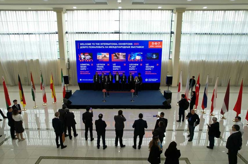 2027年乌兹别克斯坦安防及消防展览会Uz Secure Expo展馆现场,专业观众参观实况