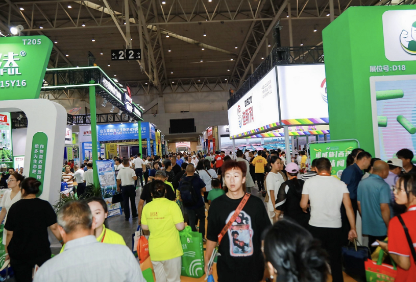 2027年新疆国际种子交易会-新疆丝路种业大会CXISE展馆现场，专业观众参观实况