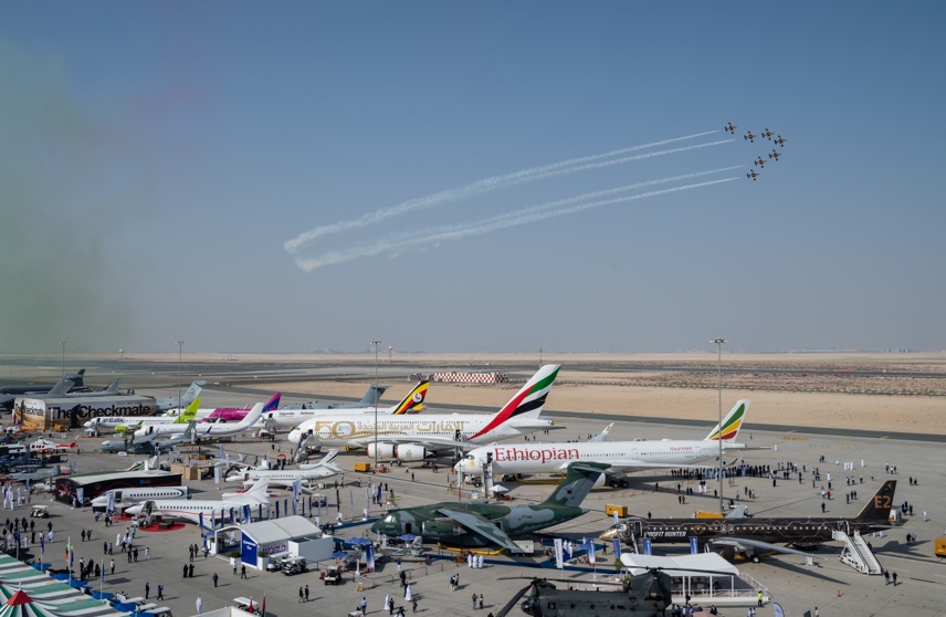 2027年中东阿联酋迪拜航空展览会Dubai Airshow展馆现场,专业观众参观实况