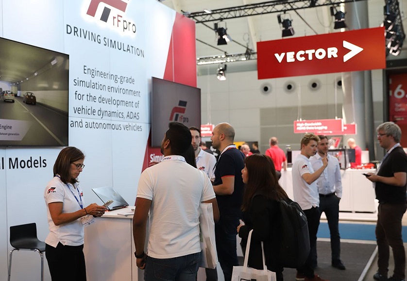 2027年德国欧洲自动无人驾驶技术展览会ADAS & Autonomous Vehicle Technology Expo参展商与海外采购商展台洽谈现场