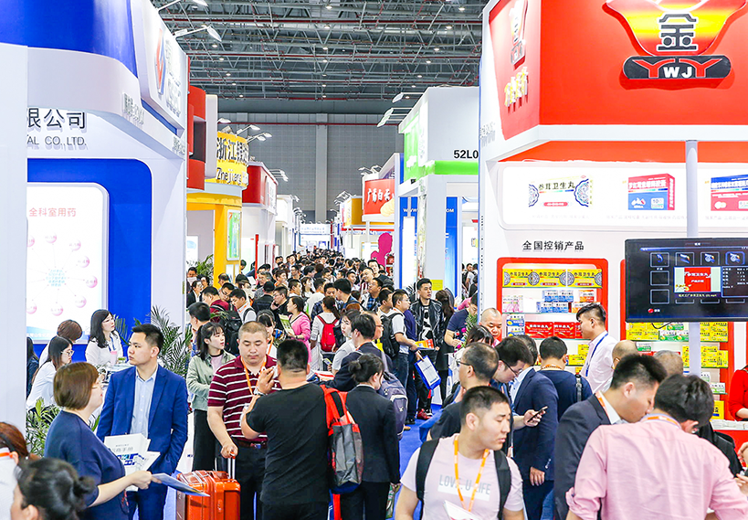 2027年内蒙古药品交易会-内蒙古医疗器械展-内蒙药交会Inner Mongolia Pharmaceutical Fair参展商与海外采购商展台洽谈现场
