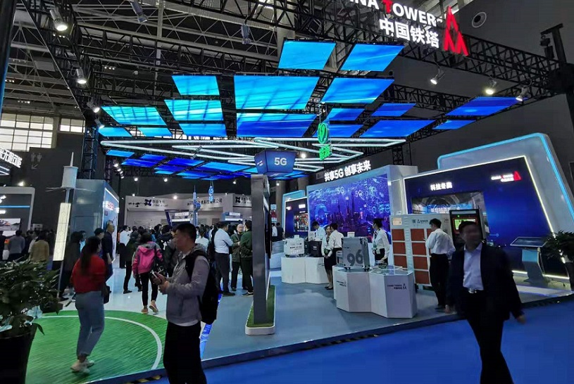 2027年北京人工智能展-中国国际智能科技产业博览会World Asia Smart World Expo参展商与海外采购商展台洽谈现场